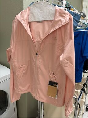 The North Face Women's Pink Lightweight Hooded Jacket small